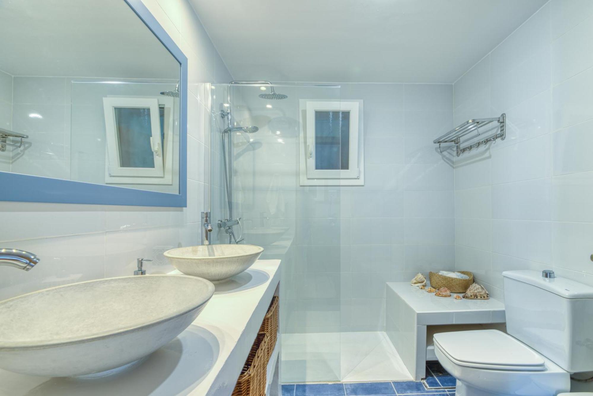 Kentia Mallorca, Charming And Stylish Close To